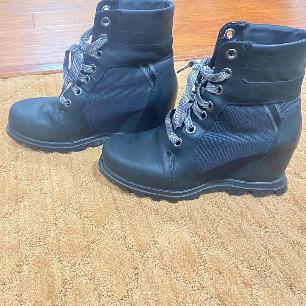Sorel Black Wedge Lace-Up Boots